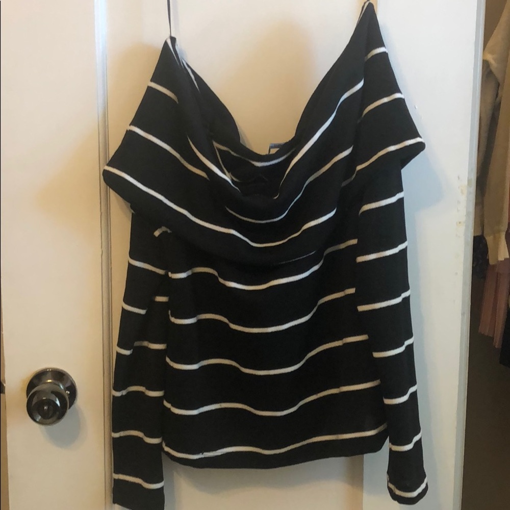 Zara HOT PICK! Off the Shoulders Basic